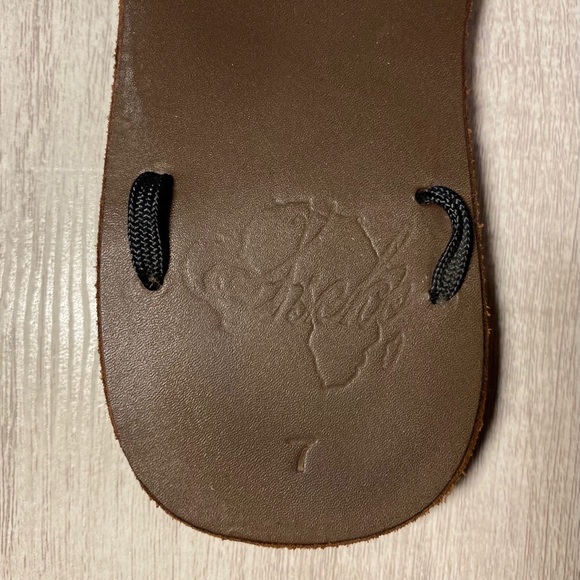 Sseko Leather Sandals (W7) w/ 2 strap sets - Picture 4 of 5